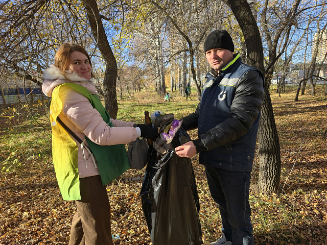 Сотрудники АО «УСТЭК» помогли очистить городское пространство Тюмени
