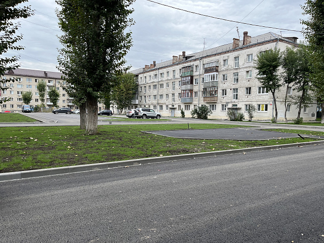 УСТЭК продолжает обновлять инфраструктуру города: в рамках летней ремонтной кампании 2025 проходит замена тепловых сетей в ходе программы благоустройства пяти дворовых территорий