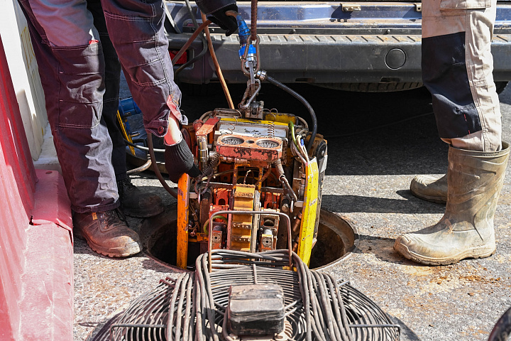 Выявить изношенность тепломагистралей Тюмени не первый год сотрудникам УСТЭК помогает робот